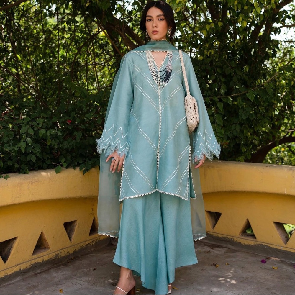 Zainab Zulfiqar Pakistani designer Teal Embroidered Outfit 3 piece EID outfit